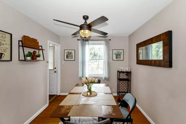 270 Graceland AVE, Des Plaines, IL 60016