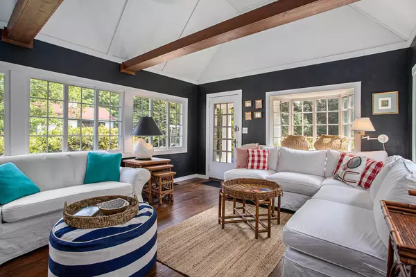 6227 Elm Drive, Sawyer, MI 49125