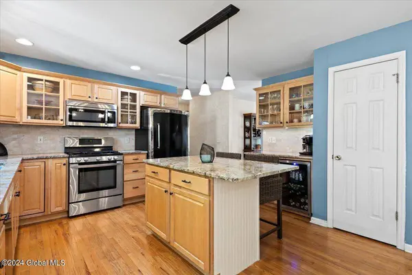 34 Whitney Road #South, Saratoga Springs, NY 12866