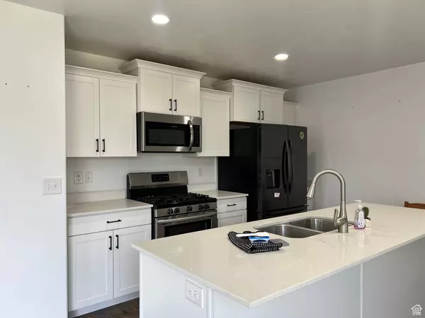 6917 W HERA WAY, West Jordan, UT 84081