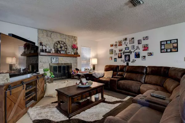 2367 PINE TREE TER, Kissimmee, FL 34744