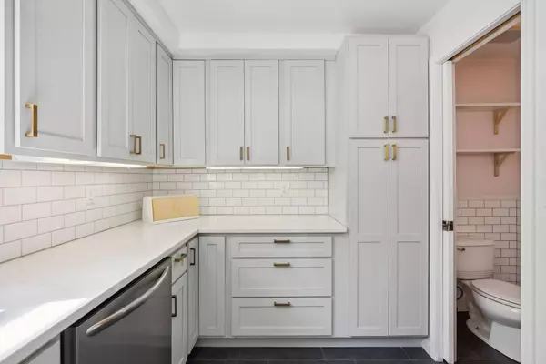 342 Portland ST, Yarmouth, ME 04096