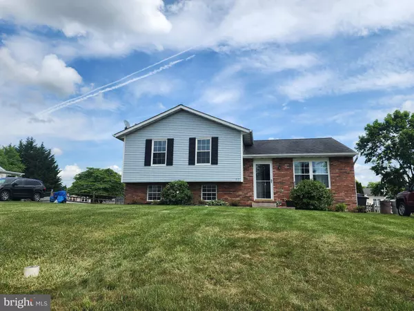 213 GARDEN WAY, Westminster, MD 21157