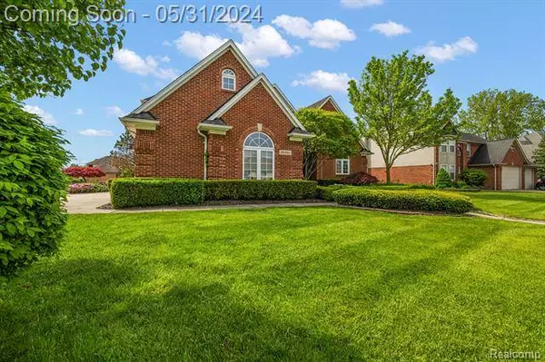 28002 SANTA ANITA Drive S, Chesterfield, MI 48047