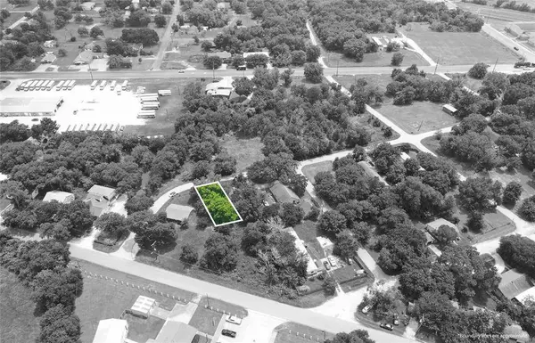 609 Baker ST, Navasota, TX 77868