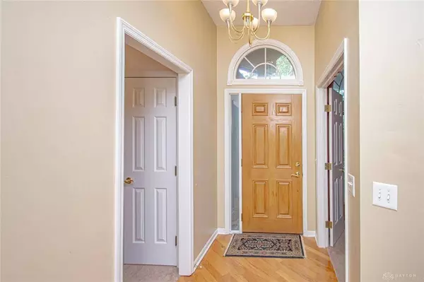 9891 Winding Green Way, Dayton, OH 45458