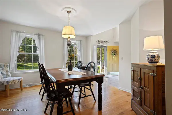 34 Whitney Road #South, Saratoga Springs, NY 12866