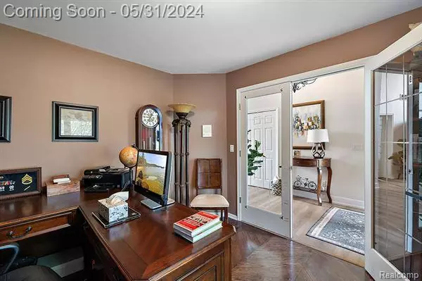 28002 SANTA ANITA Drive S, Chesterfield, MI 48047