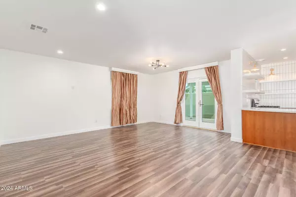 935 W CATALINA Drive, Phoenix, AZ 85013