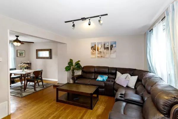 270 Graceland AVE, Des Plaines, IL 60016