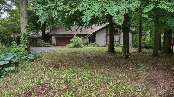 209 Greenbrier Road, Sunbury, OH 43074