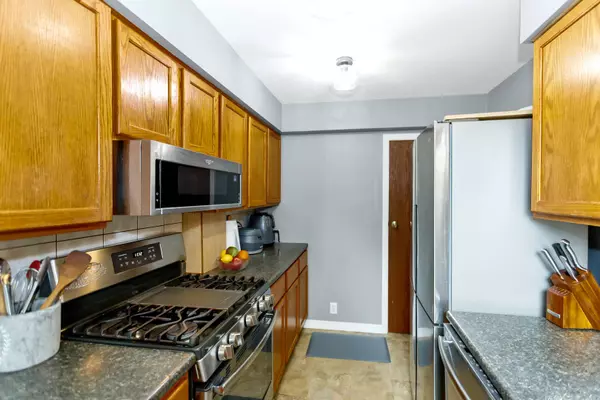 270 Graceland AVE, Des Plaines, IL 60016