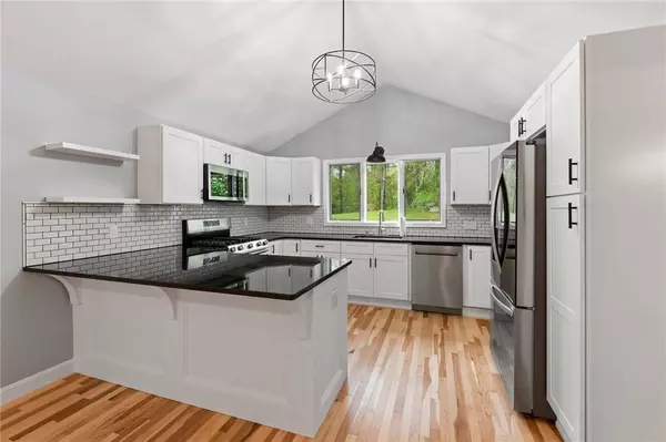 76 Elm ST, Upton, MA 01568