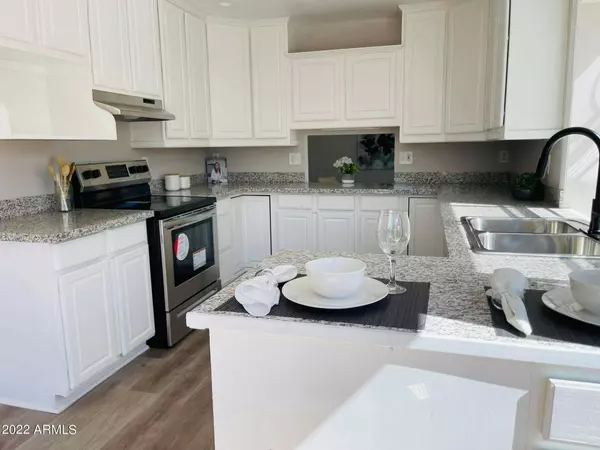 4009 W HARMONT Drive, Phoenix, AZ 85051