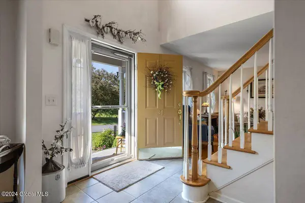 34 Whitney Road #South, Saratoga Springs, NY 12866