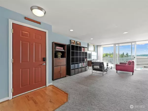 9520 Rainier AVE S #204, Seattle, WA 98118