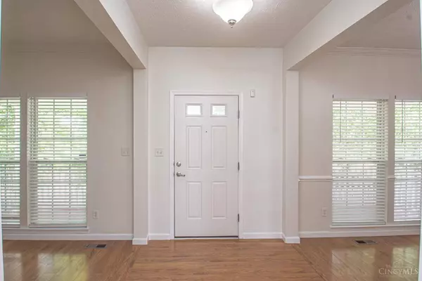 2609 Royal Gateway, Beavercreek, OH 45431