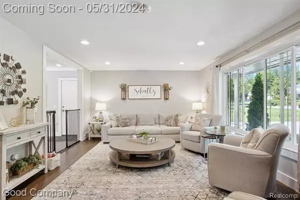 5332 VAN NESS Drive, Bloomfield Hills, MI 48302