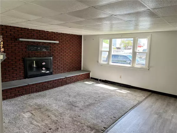 315-319 Blackburn St, West Newton, PA 15089