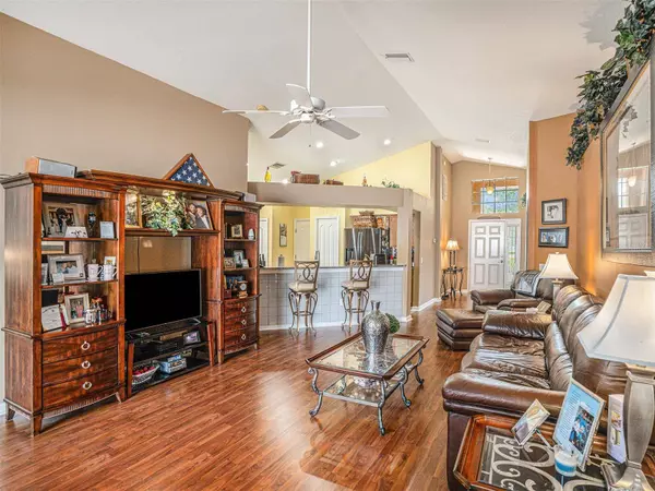 2703 PANKAW LN, Valrico, FL 33596