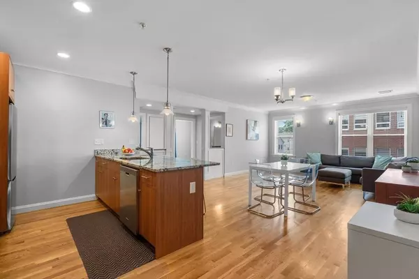 156 Green St #204, Boston, MA 02130