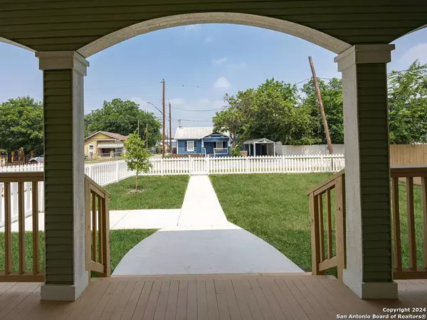 515 MUNCEY, San Antonio, TX 78202-1234