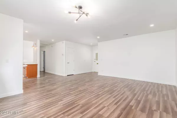 935 W CATALINA Drive, Phoenix, AZ 85013