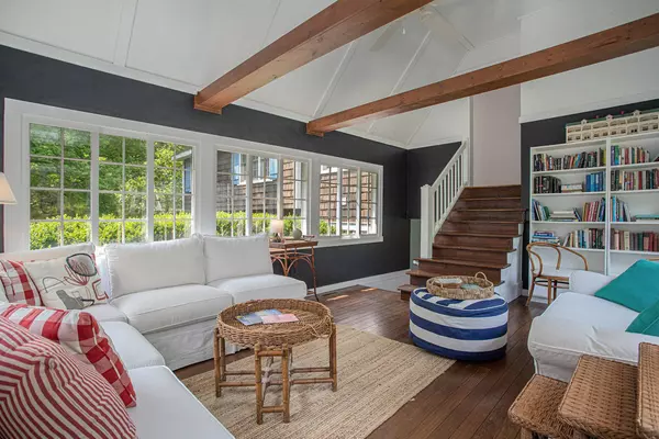 6227 Elm Drive, Sawyer, MI 49125