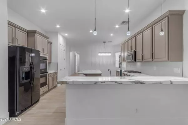 1270 E BARANCA Road, Gilbert, AZ 85297