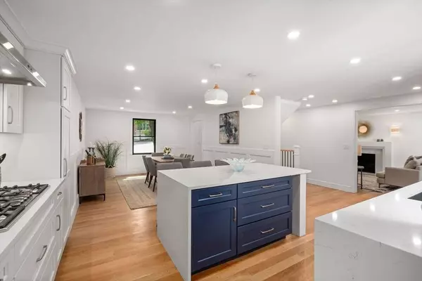 11 Ashford Road, Newton, MA 02459