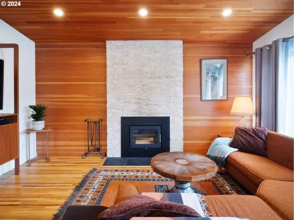 7462 N ALMA AVE, Portland, OR 97203