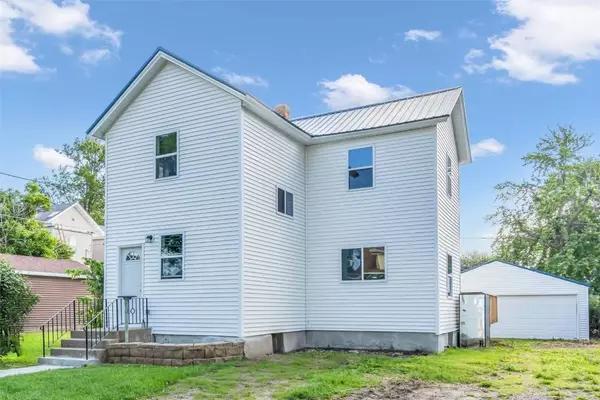 608 D Avenue, Vinton, IA 52349