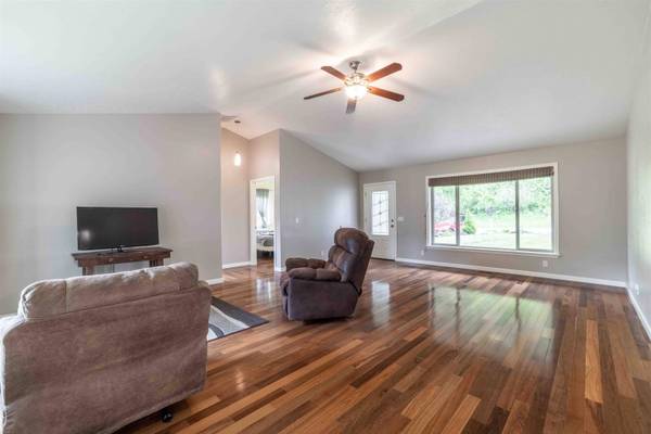 628 N Riley Creek Road, Laclede, ID 83841