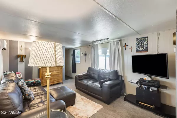 10401 N CAVE CREEK Road #11, Phoenix, AZ 85020