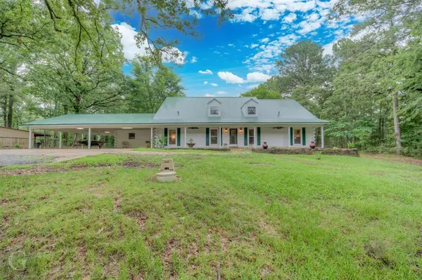 1124 Johnson Road, Doyline, LA 71023
