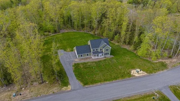 15 Echo Farm DR, Epping, NH 03042