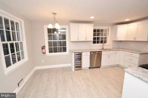 120 BARCROFT DR, Cherry Hill, NJ 08034