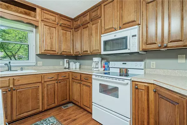 1028 S Sycamore ST, Ottawa, KS 66067