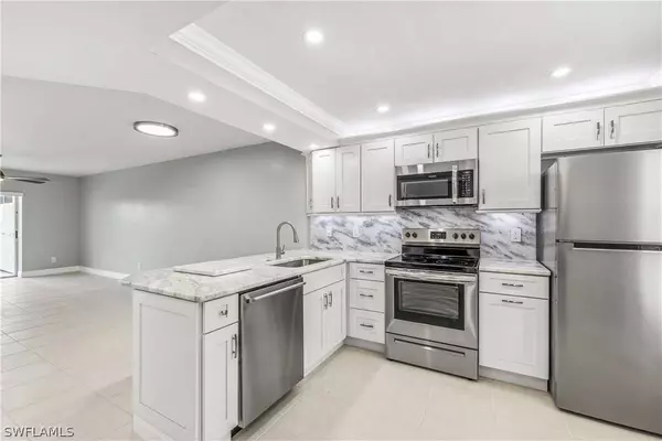 1355 Mainsail DR #1504, Naples, FL 34114