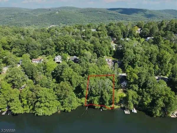 65 E Shore Dr, Vernon Twp., NJ 07462