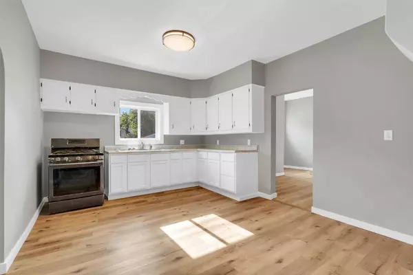 608 D Avenue, Vinton, IA 52349