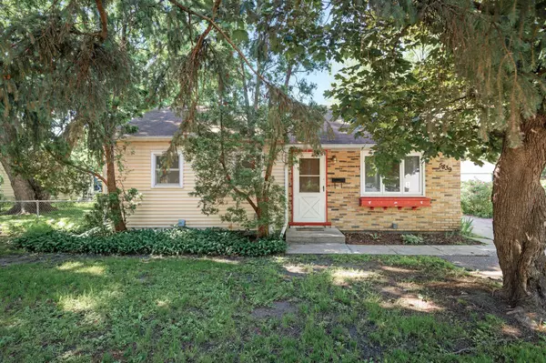 5839 Quebec AVE N, Crystal, MN 55428