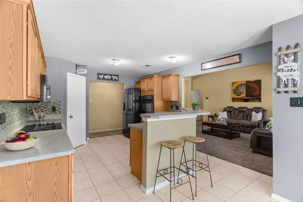 918 Rolling Meadow Drive, Lavon, TX 75166