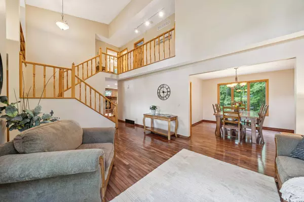 1096 Golden Oaks LN, Saint Joseph Twp, WI 54016