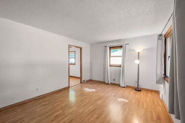 5839 Quebec AVE N, Crystal, MN 55428