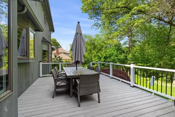 74 Blueberry Hill Ln, North Andover, MA 01845