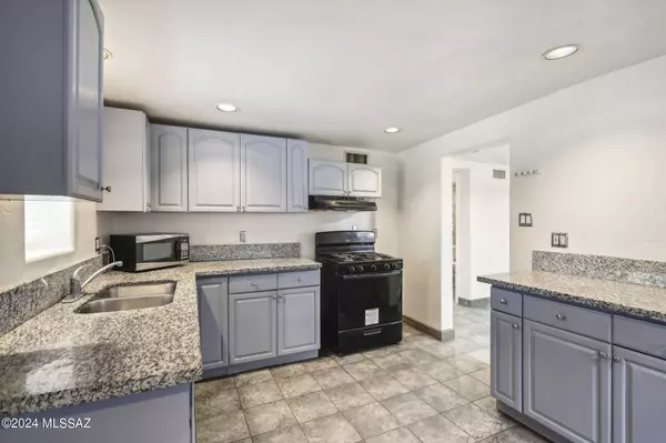 3656 E Glenn Street, Tucson, AZ 85716