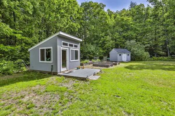 27 Oak Hill DR, Amherst, NH 03031