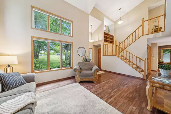 1096 Golden Oaks LN, Saint Joseph Twp, WI 54016