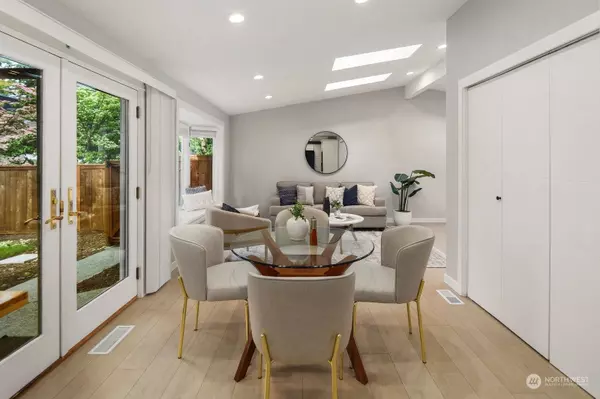 12224 NE 75th ST, Kirkland, WA 98033